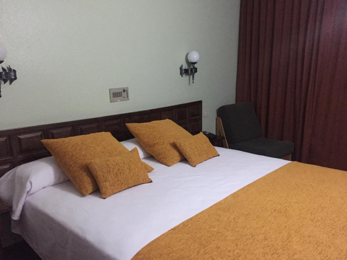 Hotel Folch Сан-Жулиа-де-Лория Экстерьер фото