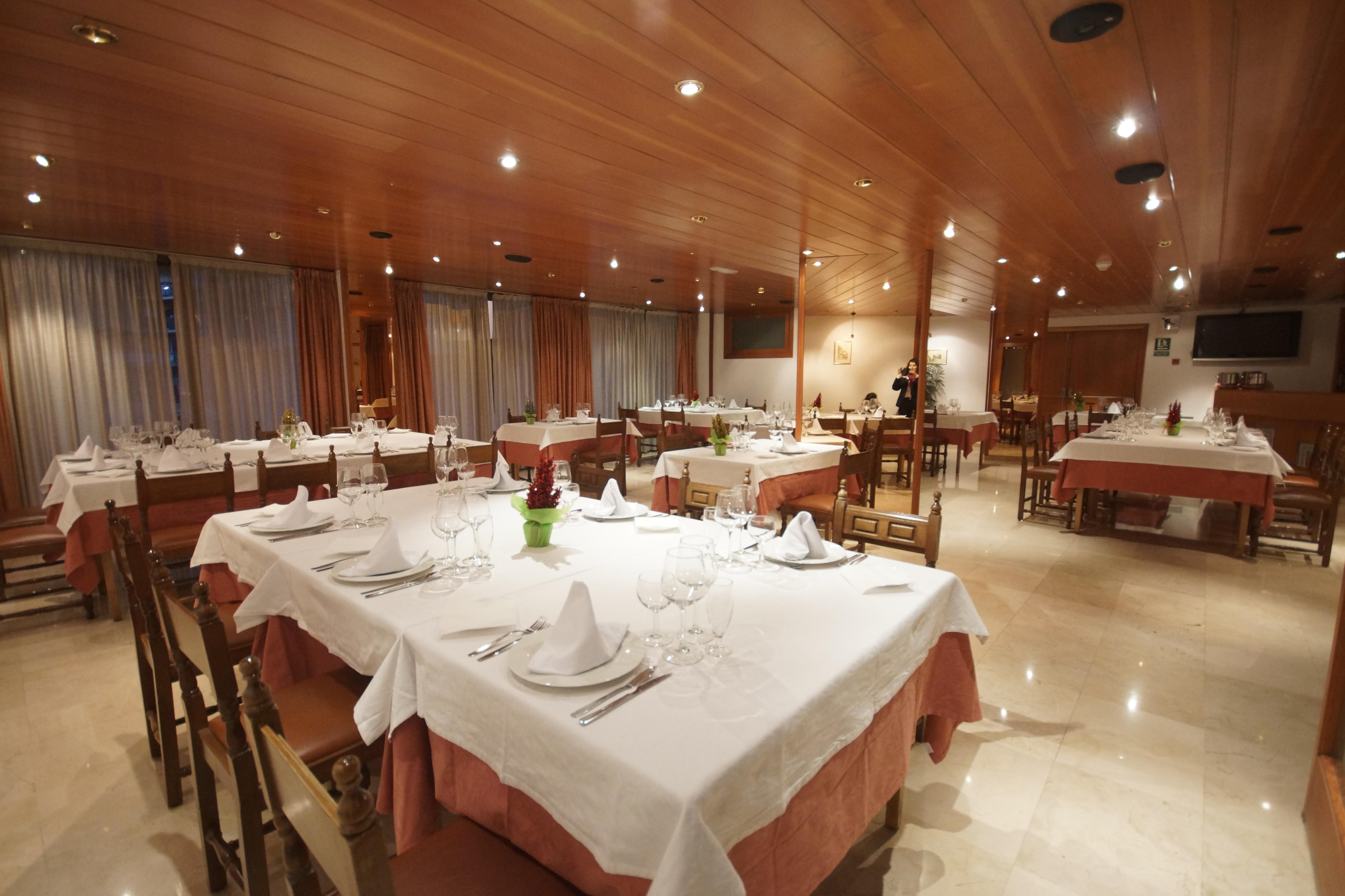 Hotel Folch Сан-Жулиа-де-Лория Экстерьер фото