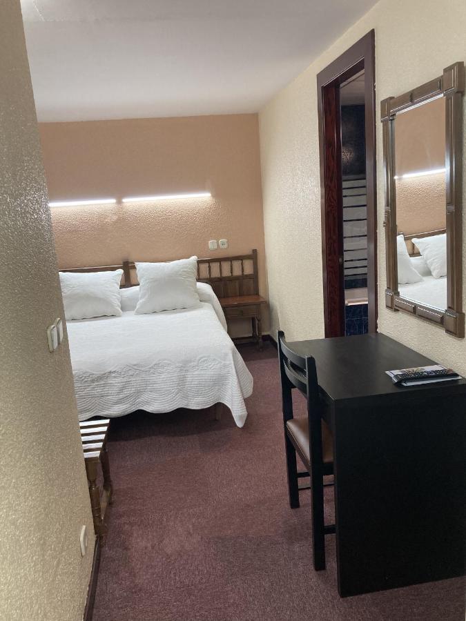 Hotel Folch Сан-Жулиа-де-Лория Экстерьер фото