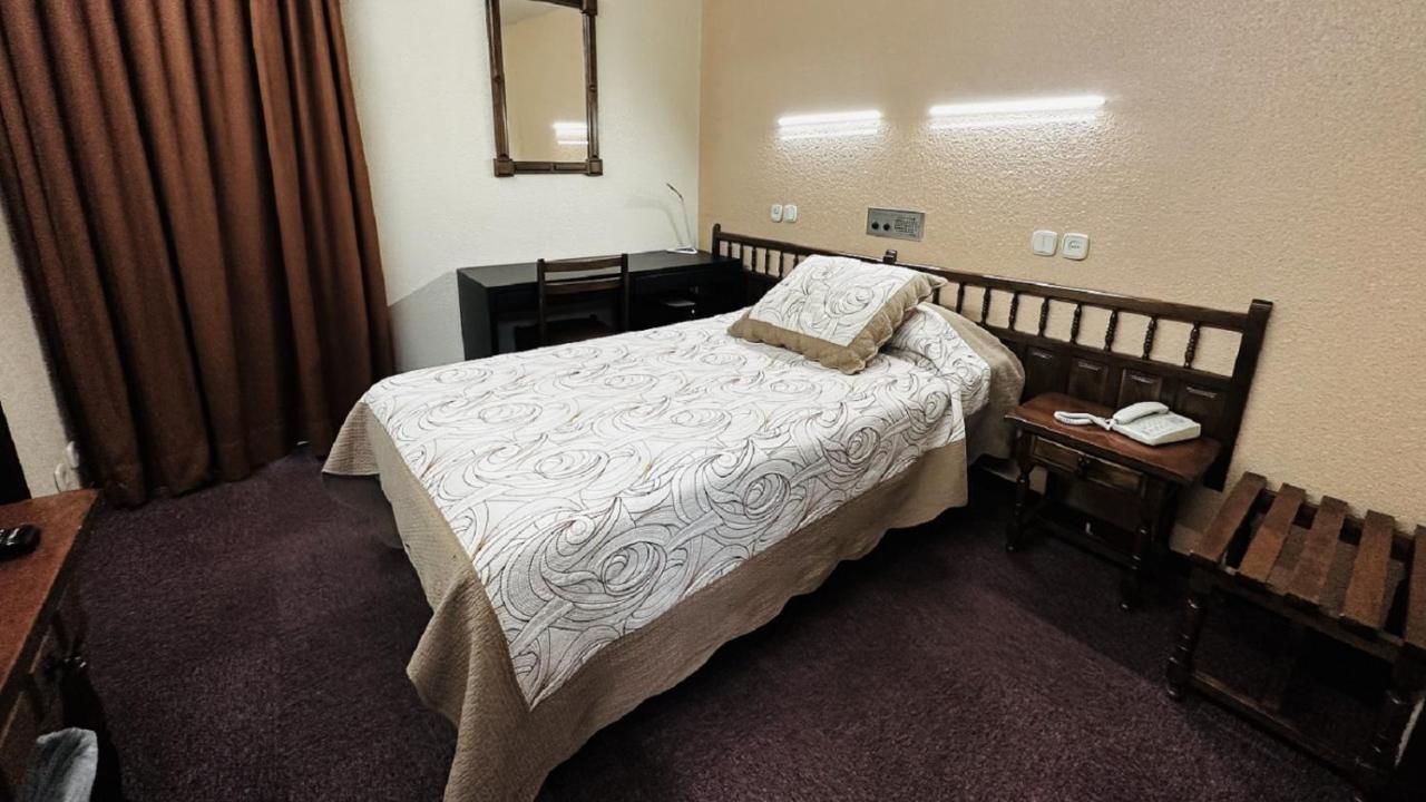 Hotel Folch Сан-Жулиа-де-Лория Экстерьер фото