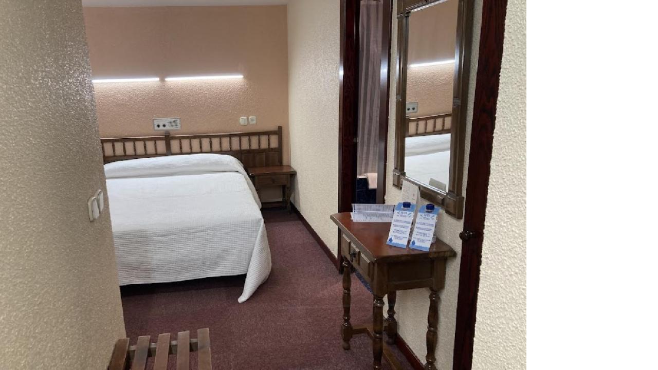 Hotel Folch Сан-Жулиа-де-Лория Экстерьер фото