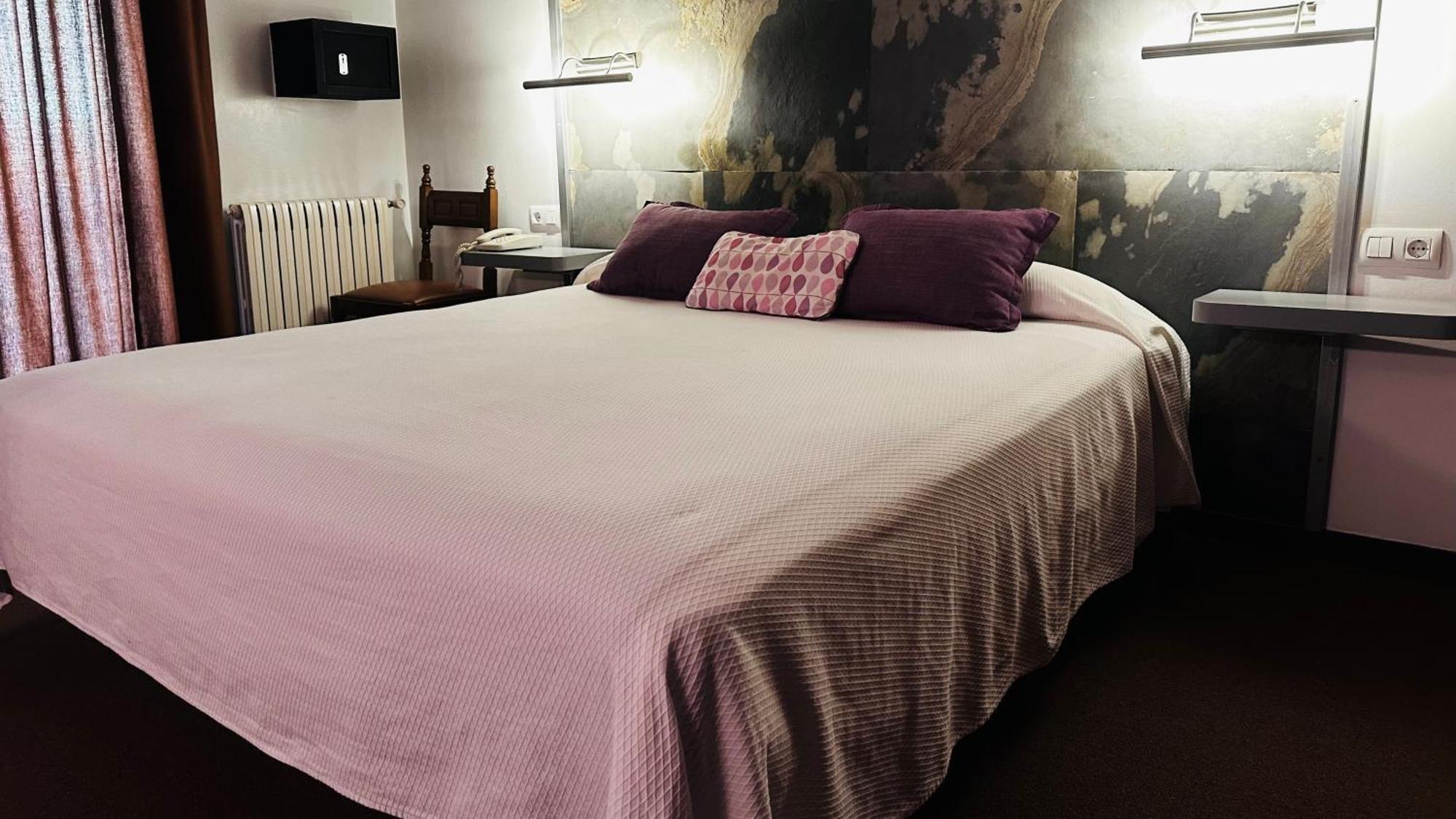 Hotel Folch Сан-Жулиа-де-Лория Экстерьер фото