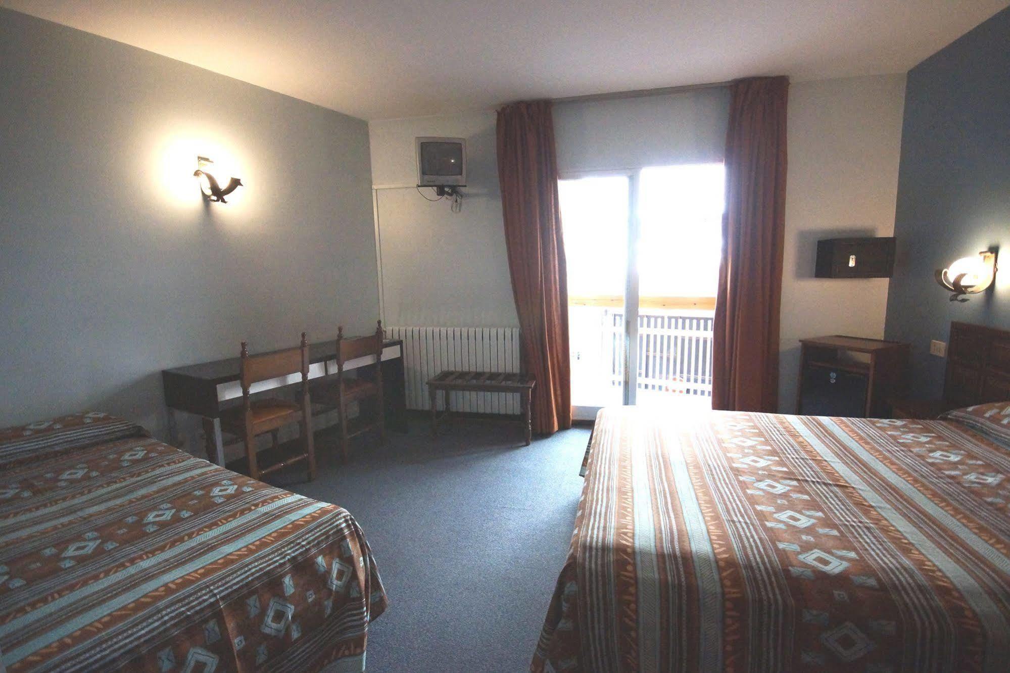 Hotel Folch Сан-Жулиа-де-Лория Экстерьер фото