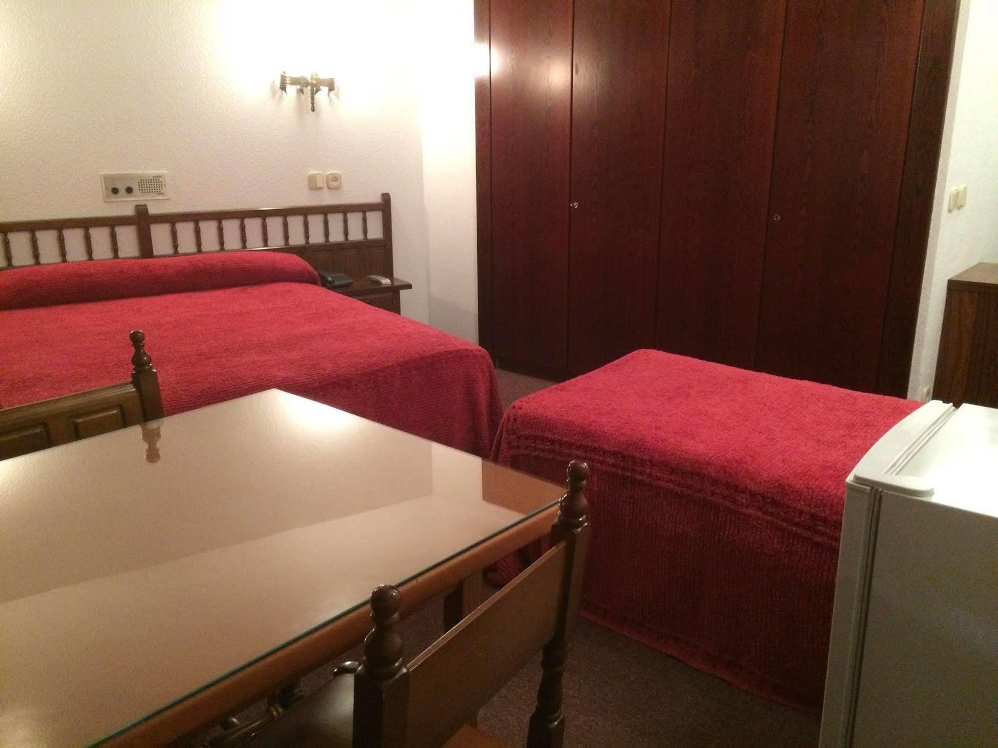 Hotel Folch Сан-Жулиа-де-Лория Экстерьер фото