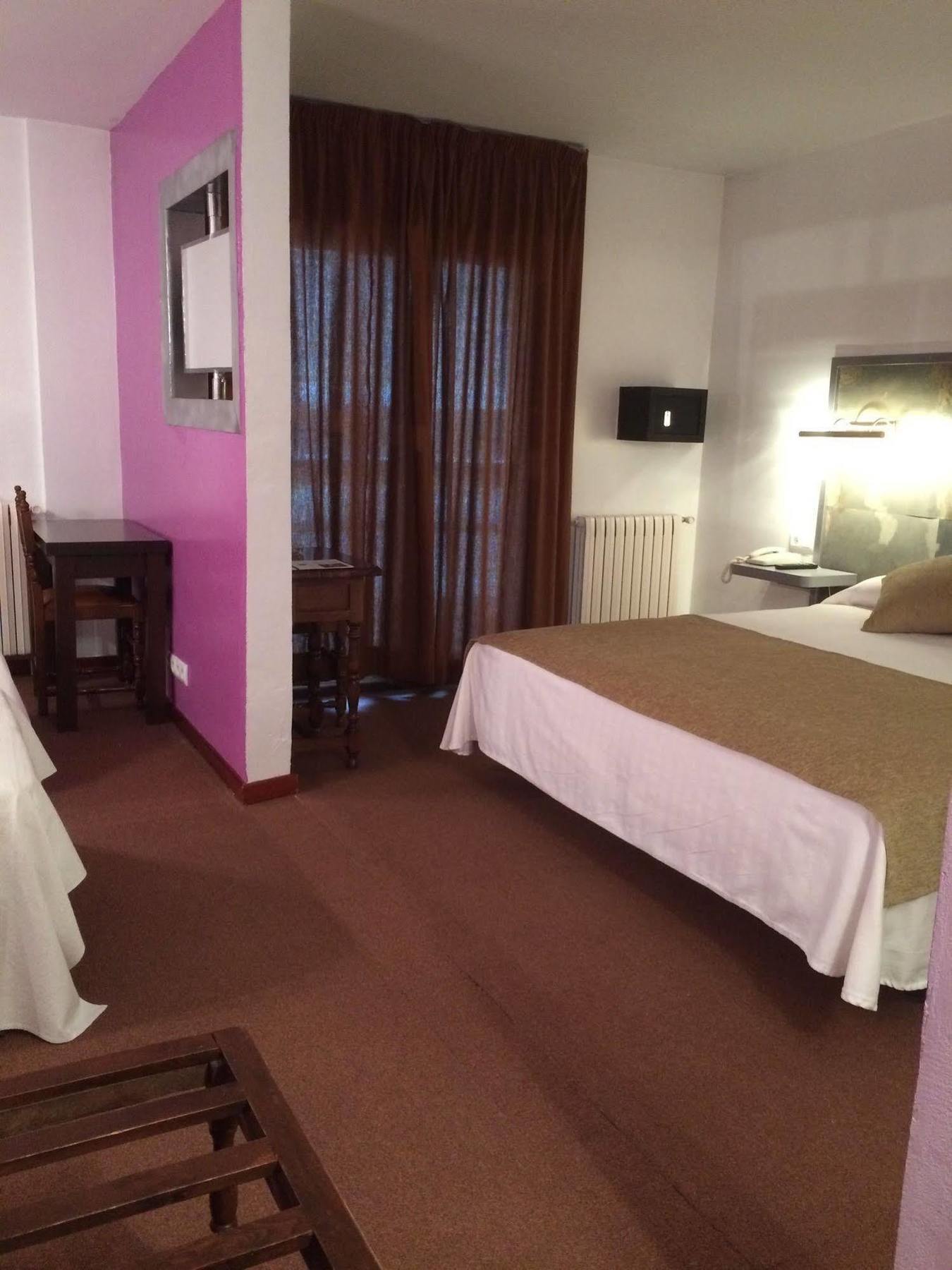 Hotel Folch Сан-Жулиа-де-Лория Экстерьер фото
