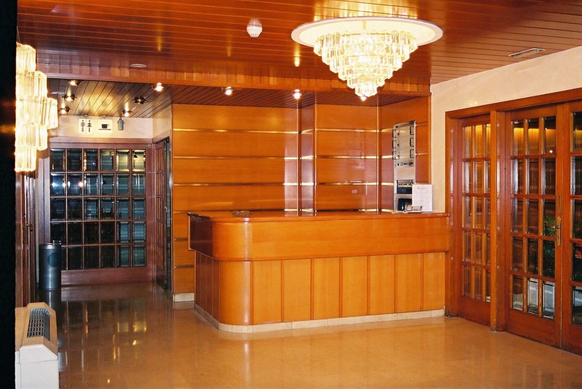 Hotel Folch Сан-Жулиа-де-Лория Экстерьер фото