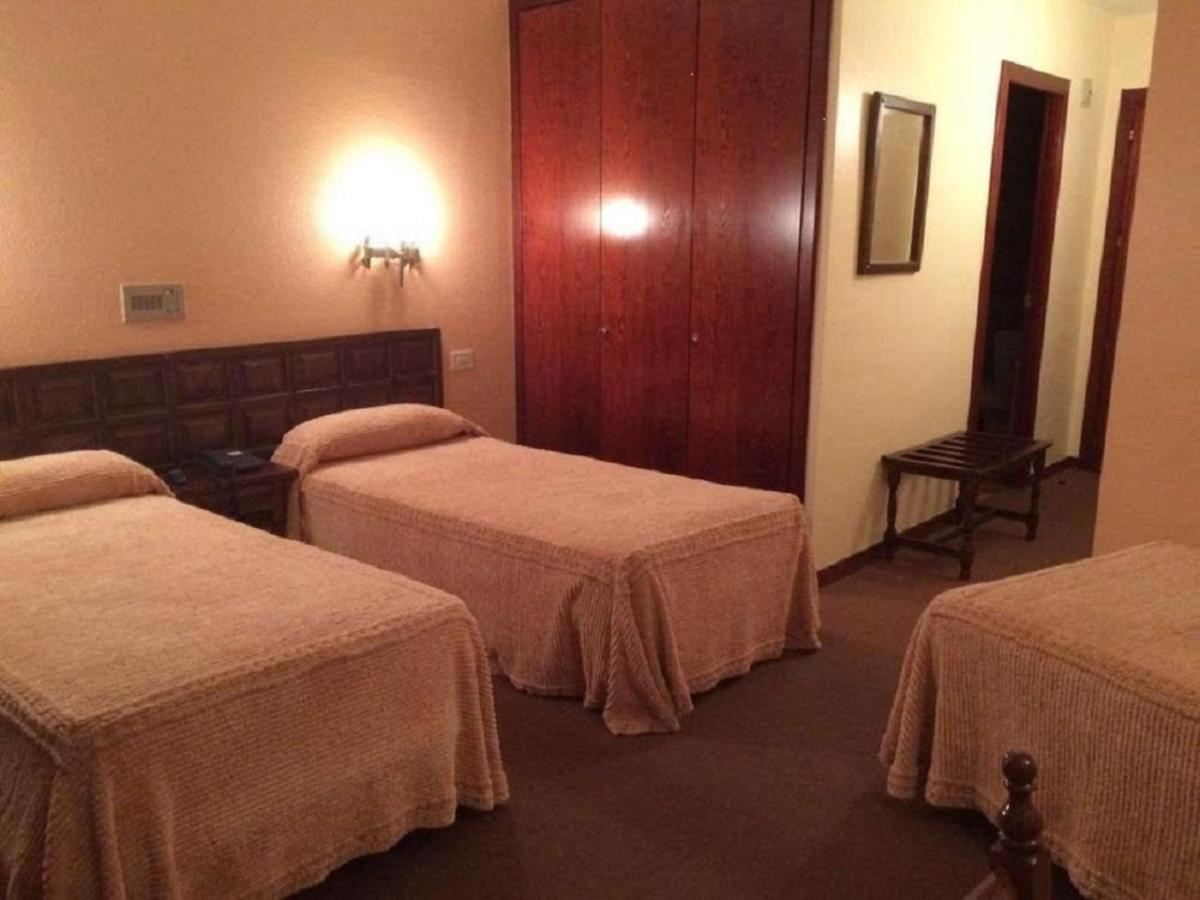 Hotel Folch Сан-Жулиа-де-Лория Экстерьер фото