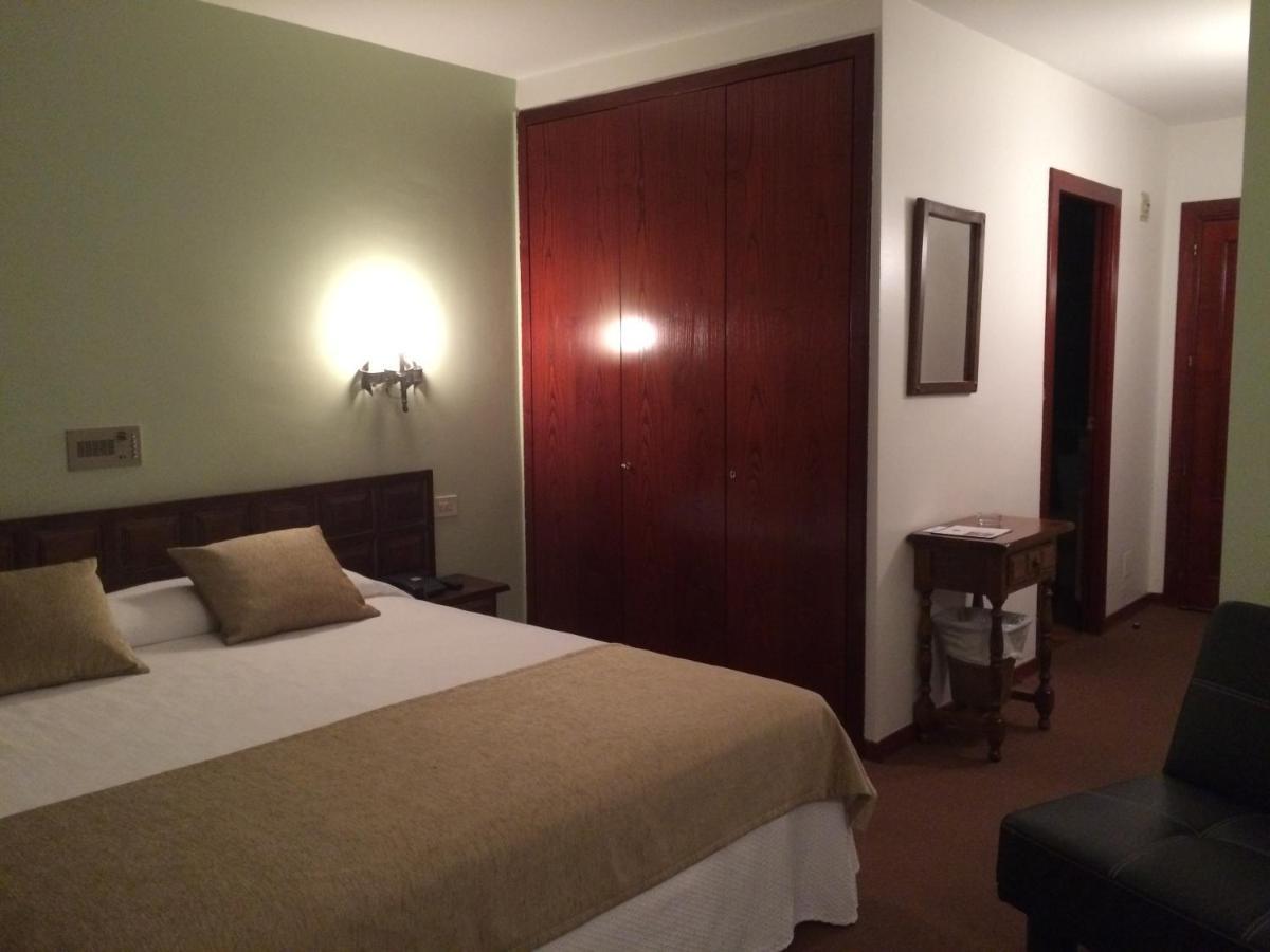 Hotel Folch Сан-Жулиа-де-Лория Экстерьер фото